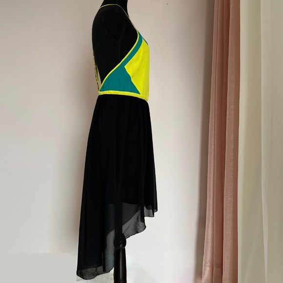Neon Contrast Summer Dress with Embroidery - Picture 3 of 11